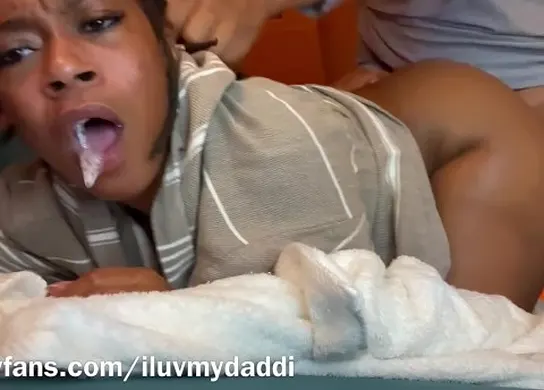 Iluvmydaddi's sloppy morning garden blowjob ends with a huge ass bounce