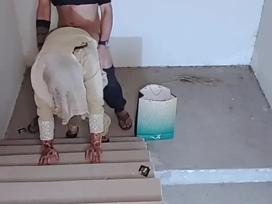 Indian educator Bhabi's special Desi rubdown with giant arse & yam-sized salami on stairs