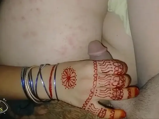 Desi wifey SidraMinhas covets a meaty guy-bap for her Pakistani prego rail