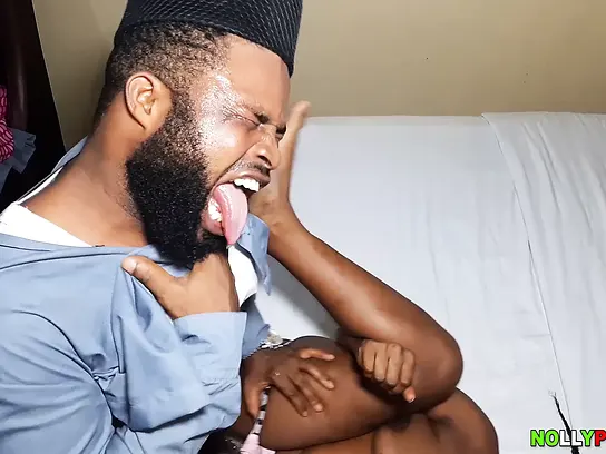 Fledgling dark-hued Nigerian honey gets her cunny ruined by a giant ebony bone